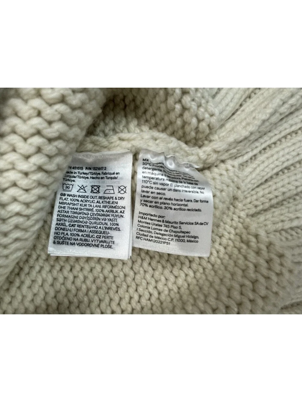 NWT H&M Cream Chunky Knit Sweater Small NWT Minimalist Raglan Sleeve S